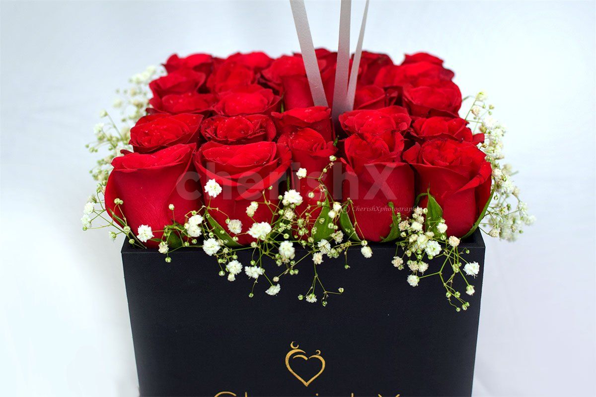 Whether it's a birthday or anniversary, send lovely wishes with this gorgeous bucket.