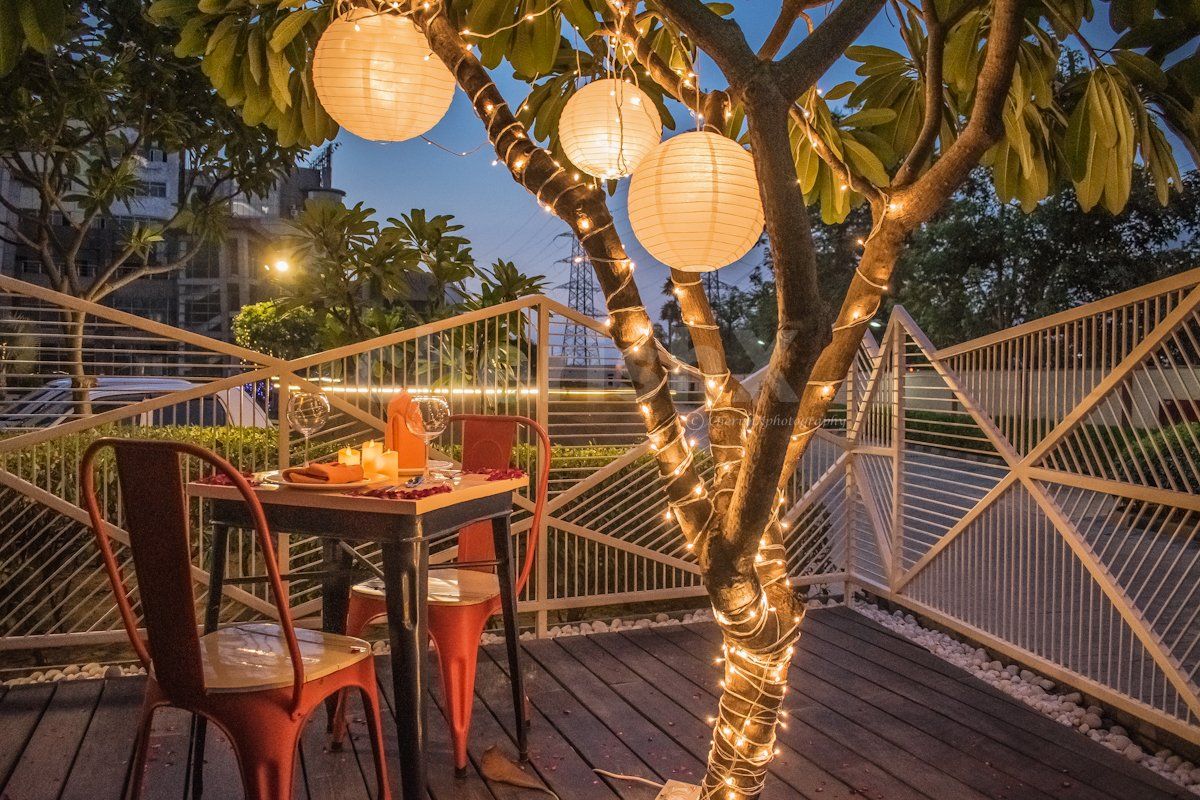 Candlelight Dinner under a Tree at Radisson, Udyog Vihar, Gurgaon