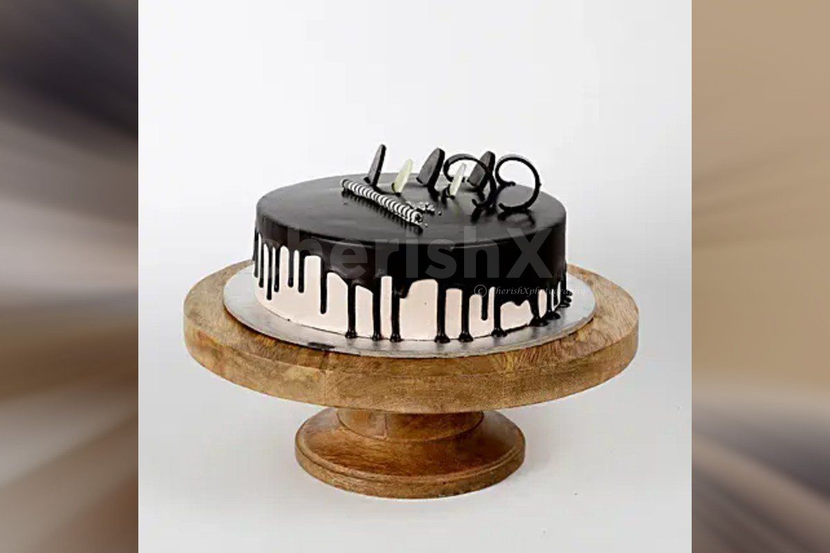 Chocolate Cream cake by cherishx