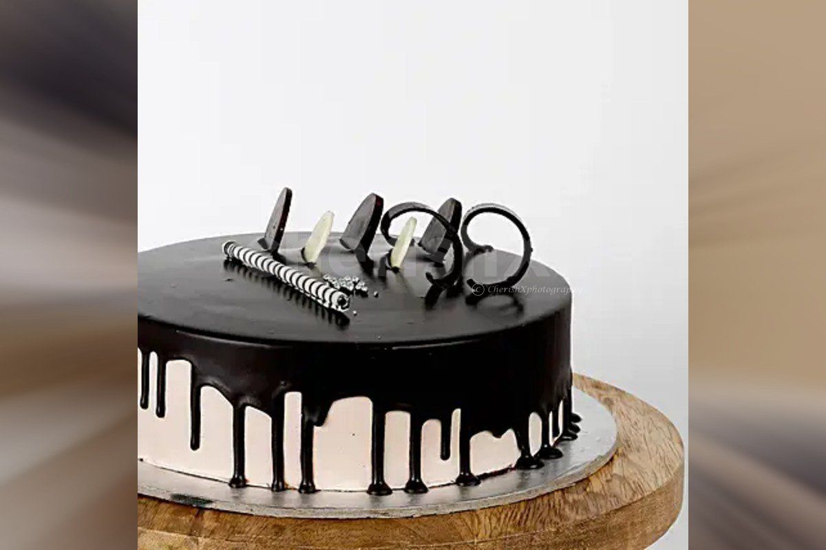 500 gms Chocolate Cream  cake