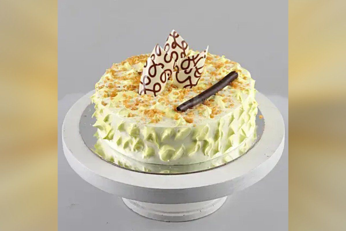 Crunchy butterscotch cake