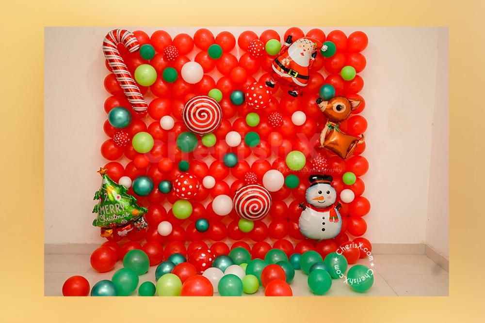 Get CherishX's Christmas Themed Balloon Backdrop and have an awesome Christmas Party!