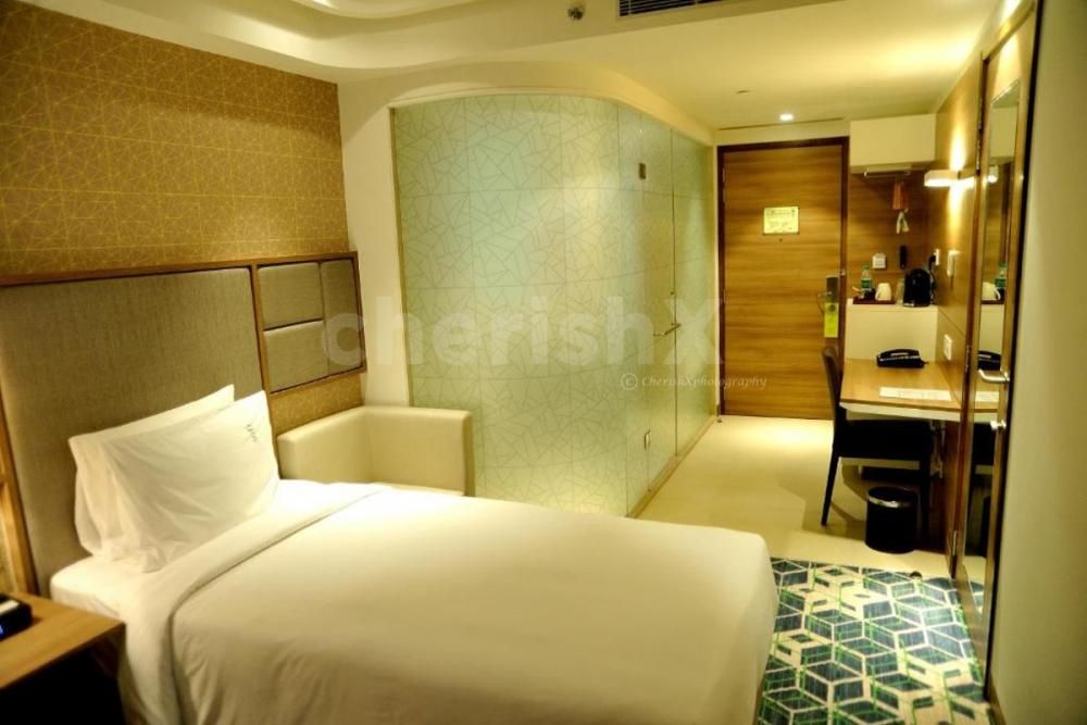 Plan your Valentine's romantic date by booking CherishX's Daycation at the Holiday Inn, Delhi NCR.