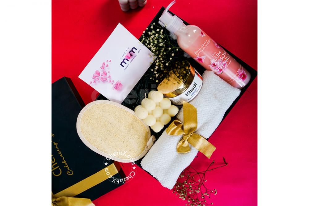 Make your mom feel special with CherishX's Spa Hamper, a Mother's Day Gift on the occasion of Mother's Day!