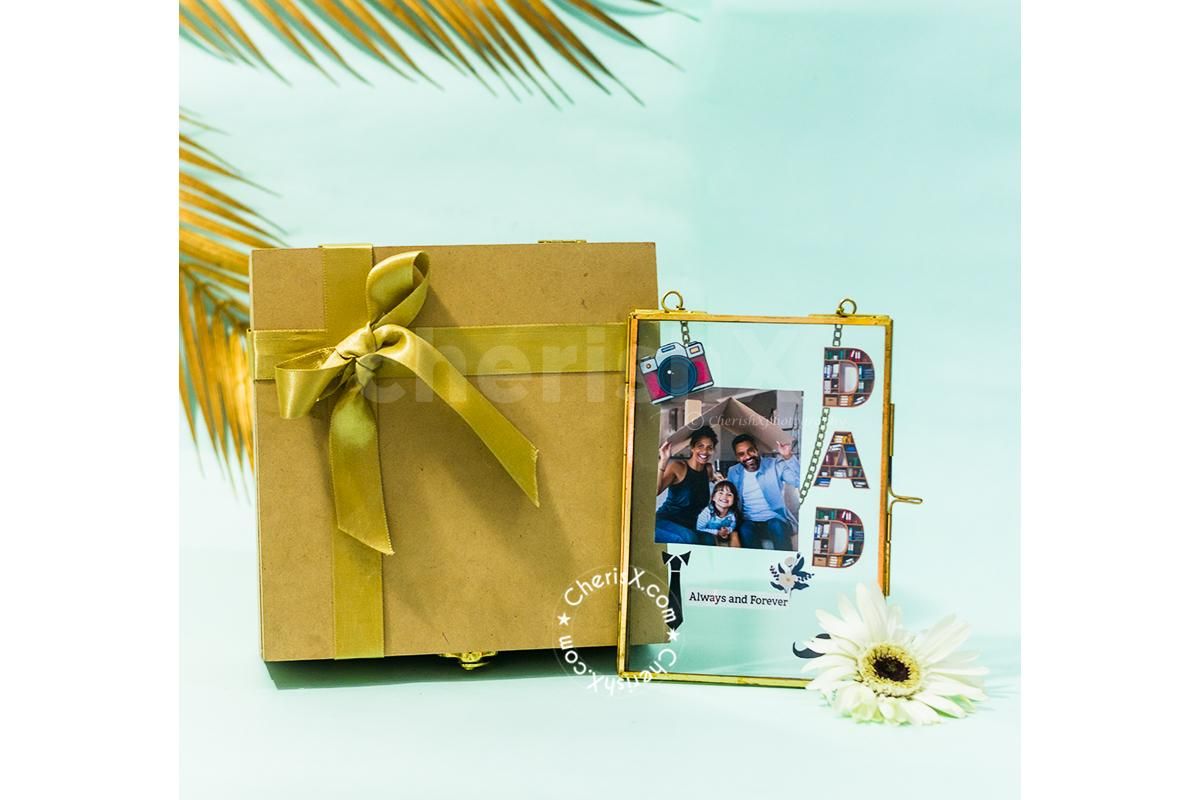Celebrate Father's Day with this Gorgeous Vintage Dad Frame Box.