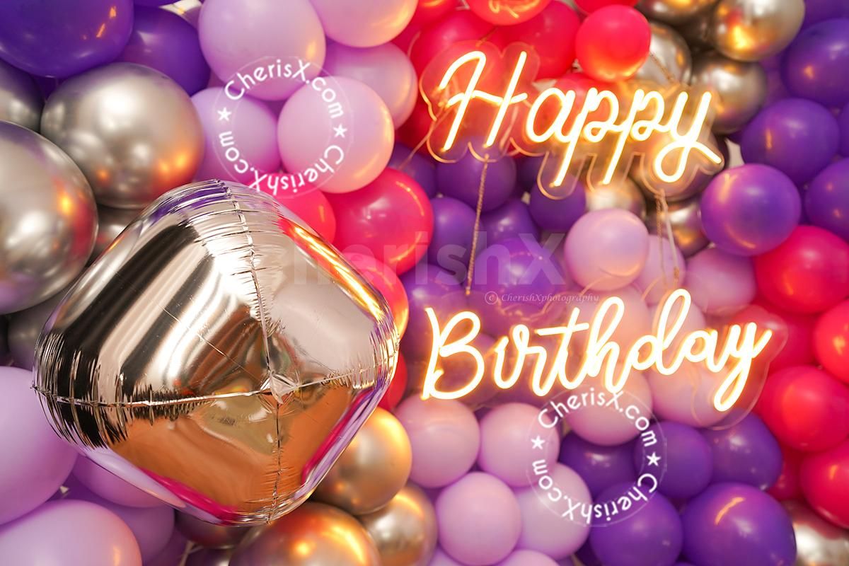 A fresh flower bouquet and a pretty balloon bouquet are the perfect combo.