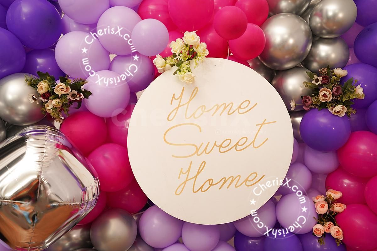 No housewarming is complete without some fragrant flowers around the house