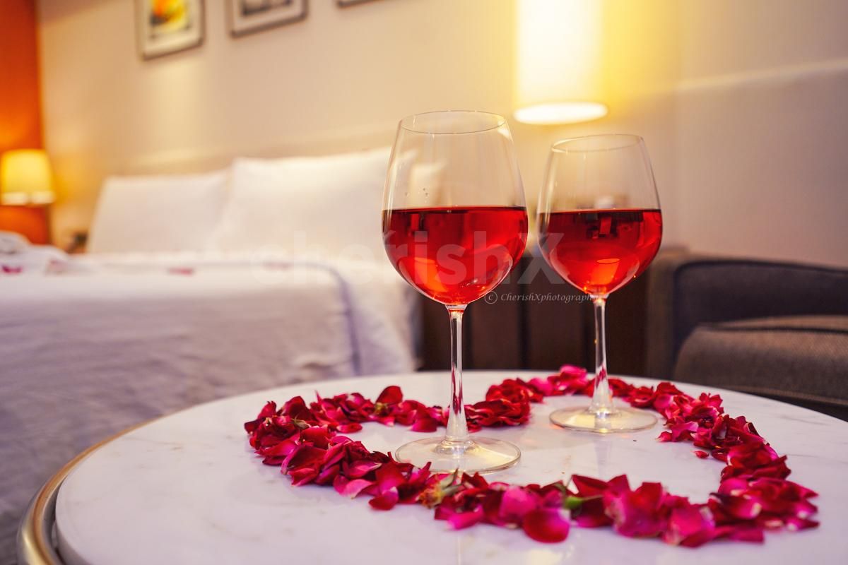 The relaxing night cannot be complete without our special decor and food