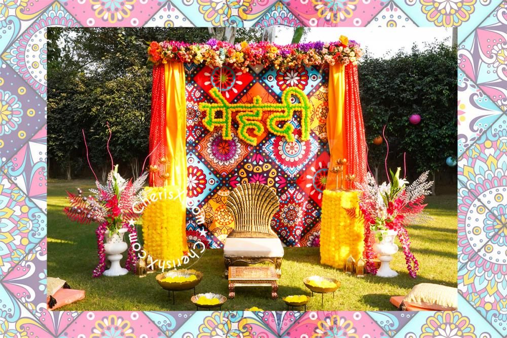 The mandala and flower combination is a rare choice that you must definitely make