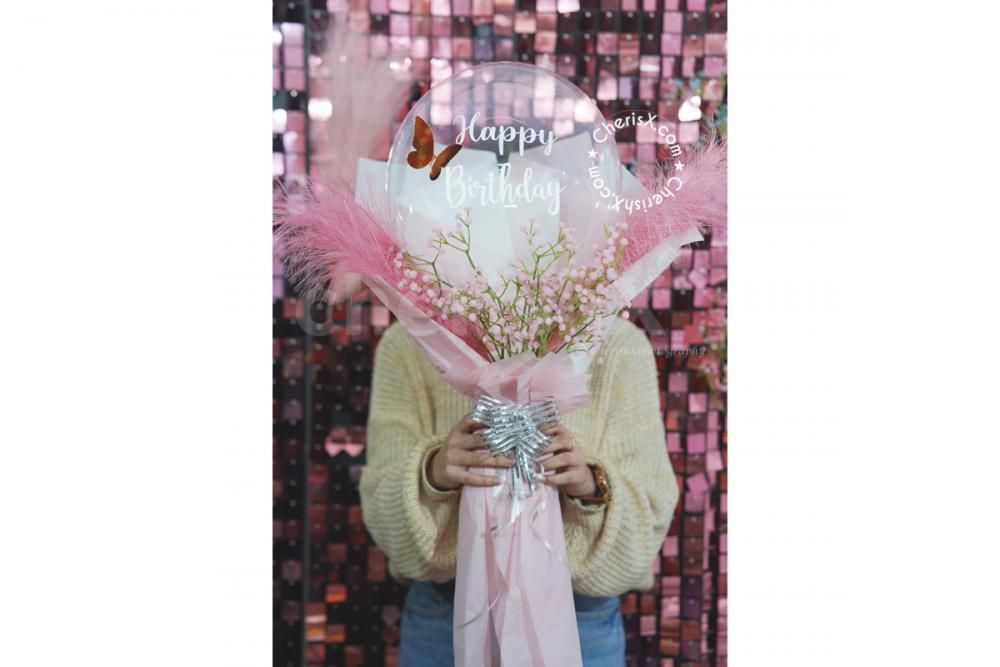 The special message added to the bouquet makes it personal and warm