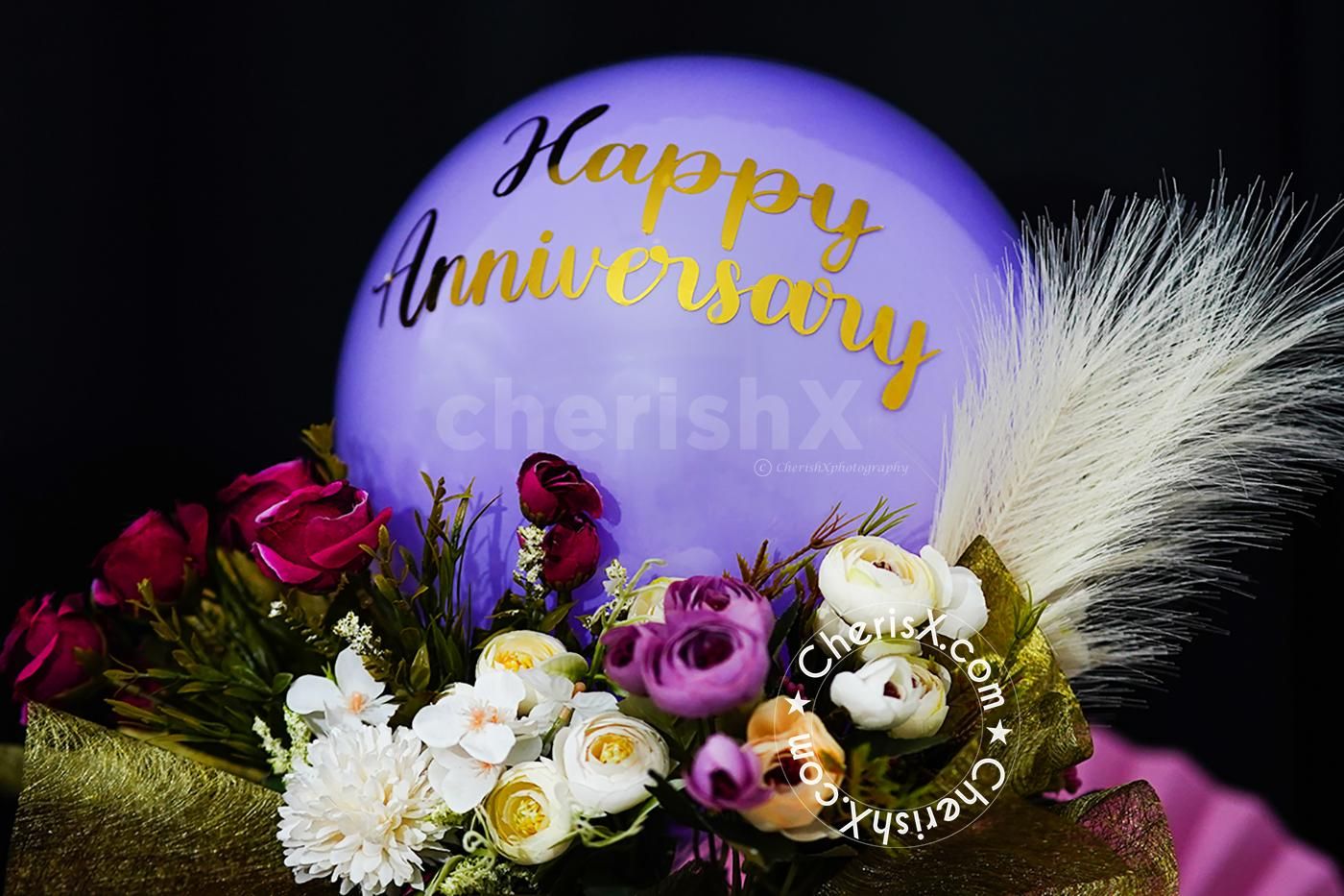 The stylish bucket is a memorable gift that your partner will cherish forever