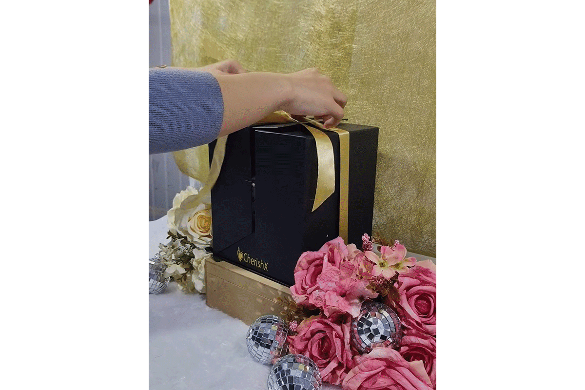 Mug And Kisses Flower Hamper