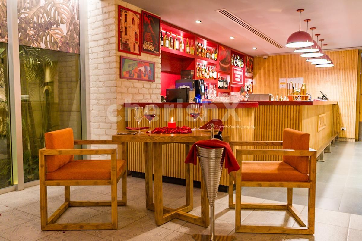 Enjoy a night of lovely dinner and drinks at your favourite L'Osteria Bella