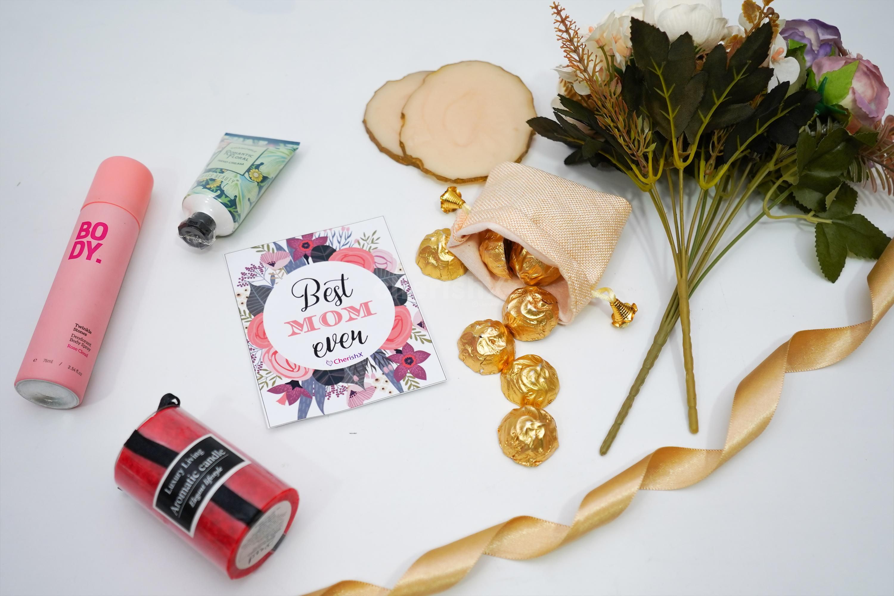 The candles added to the hamper spread refreshing and joyous vibes