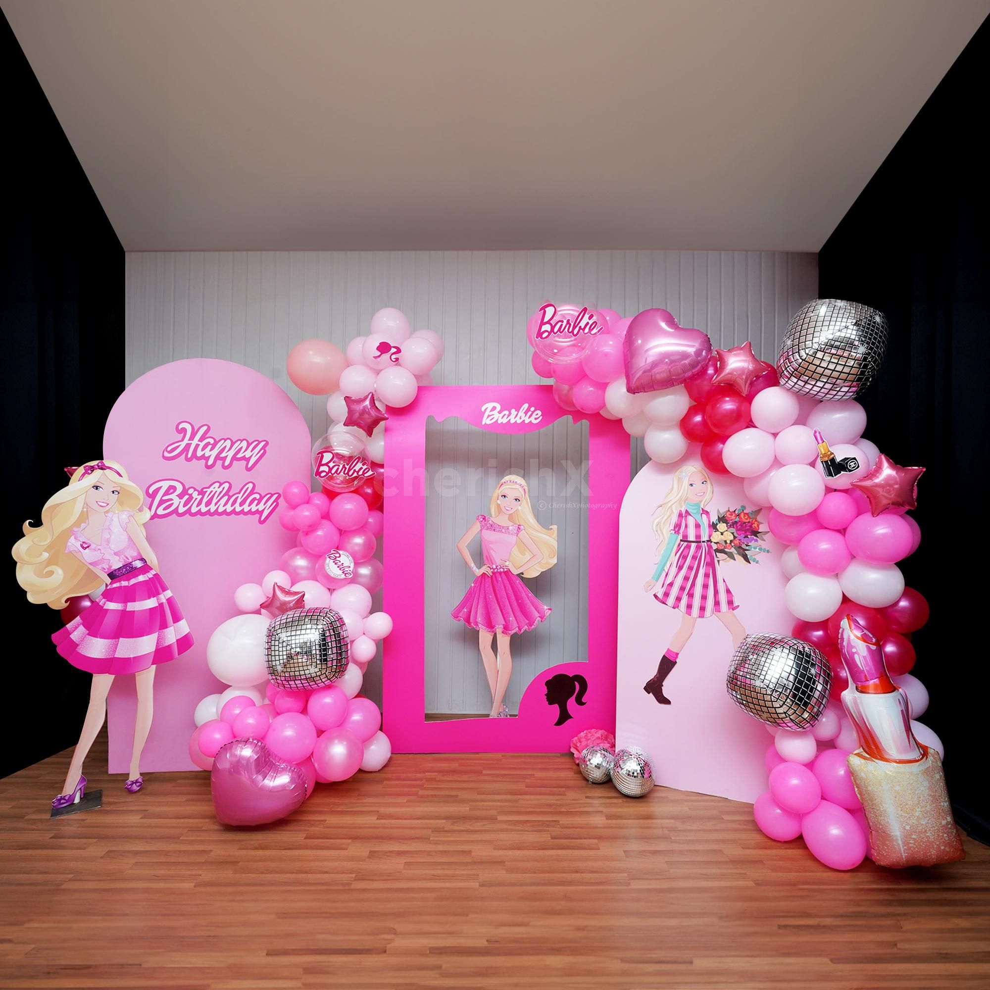 The Happy Birthday Sunboard panel adds a personalized touch to your party.