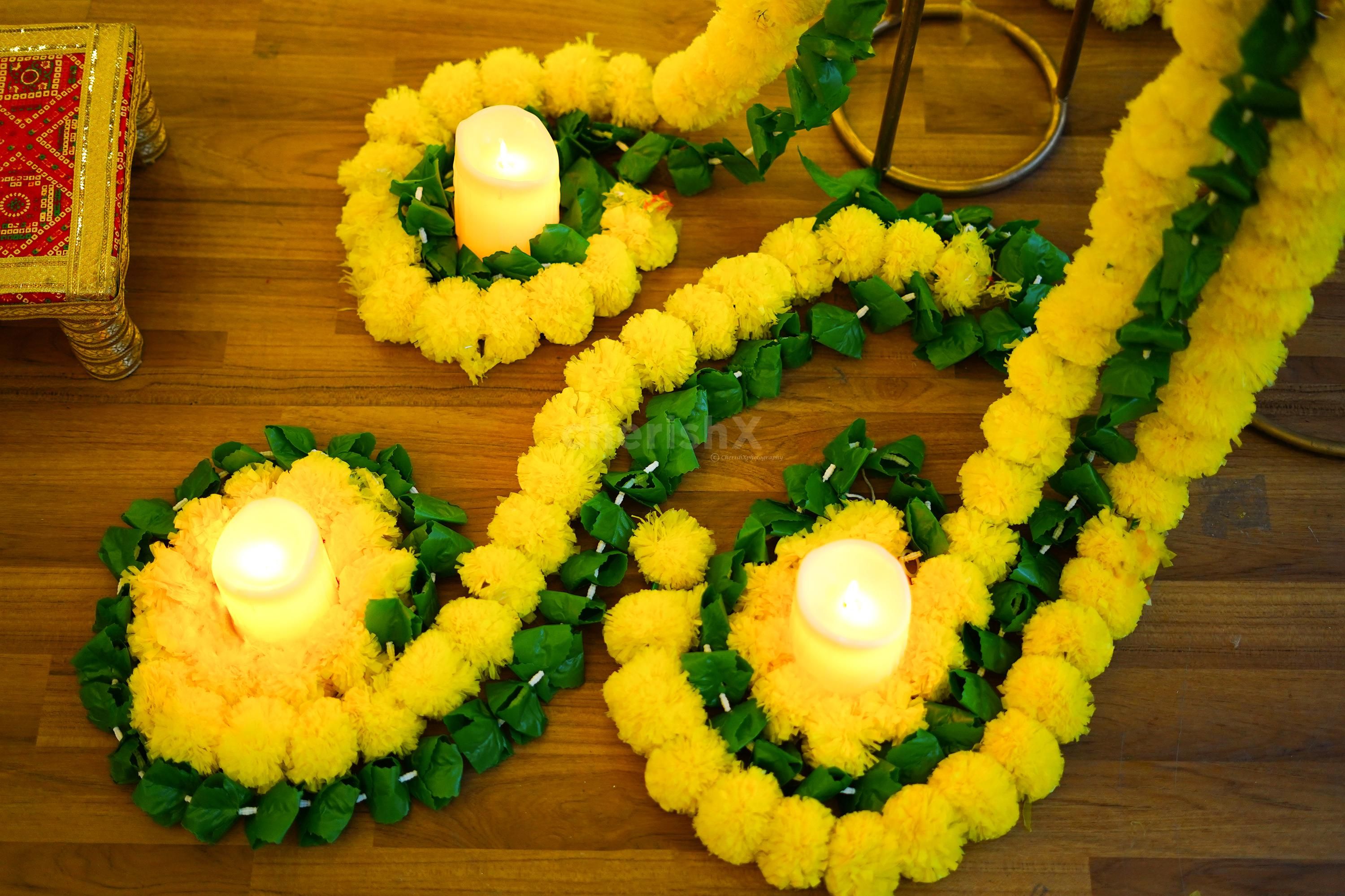 Tailor your festive setup to match your unique taste with add-ons like mud pots, LED candles, and lantern ceiling decorations.