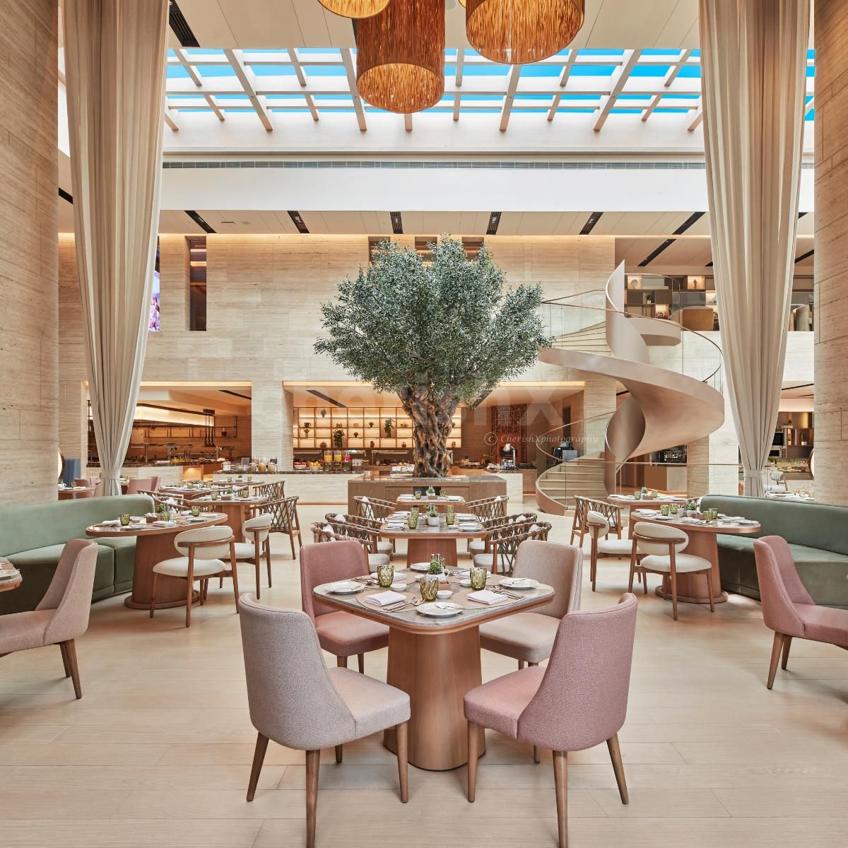 romantic dining at Hilton in Gurugram