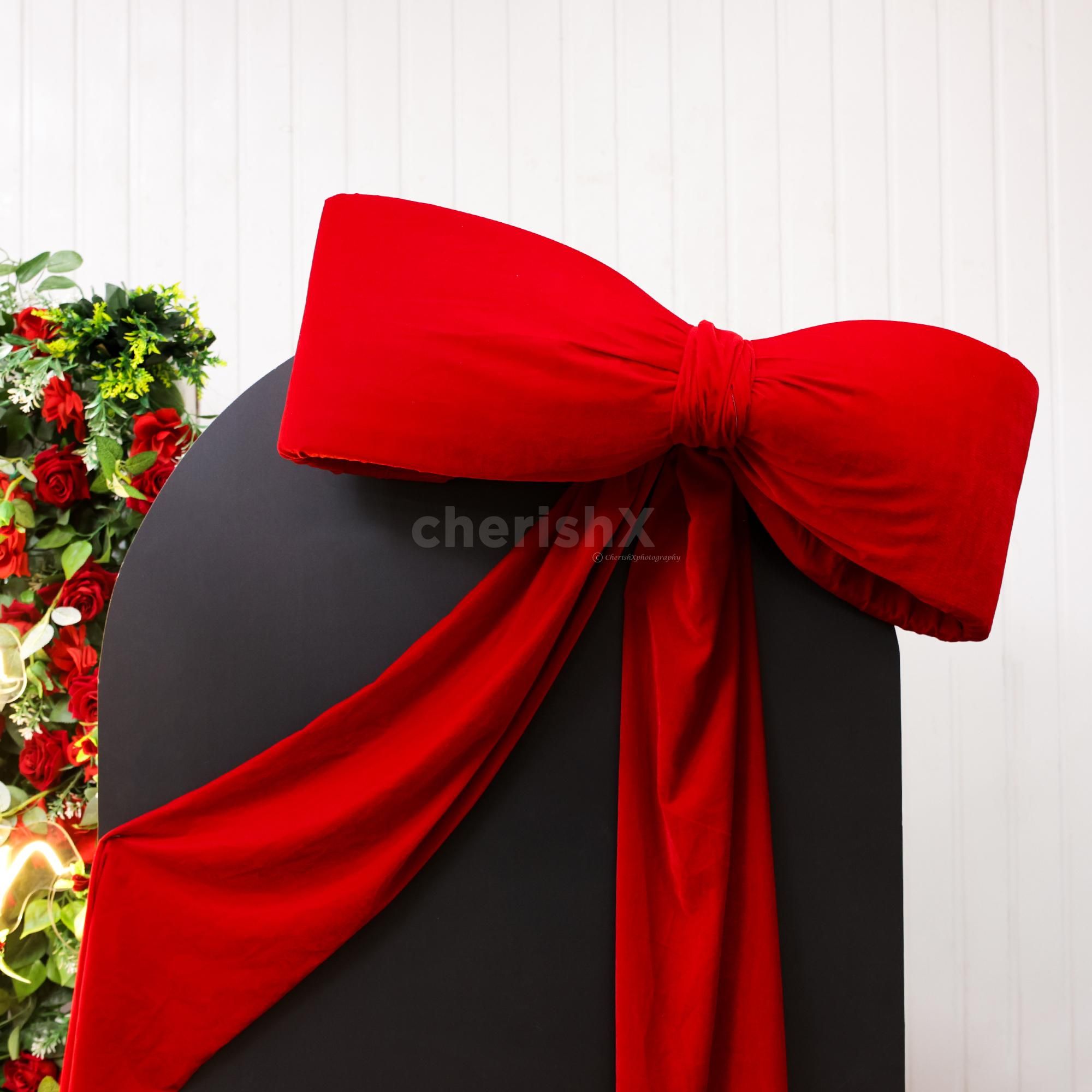 Ideal couple shoot location with radiant sophistication