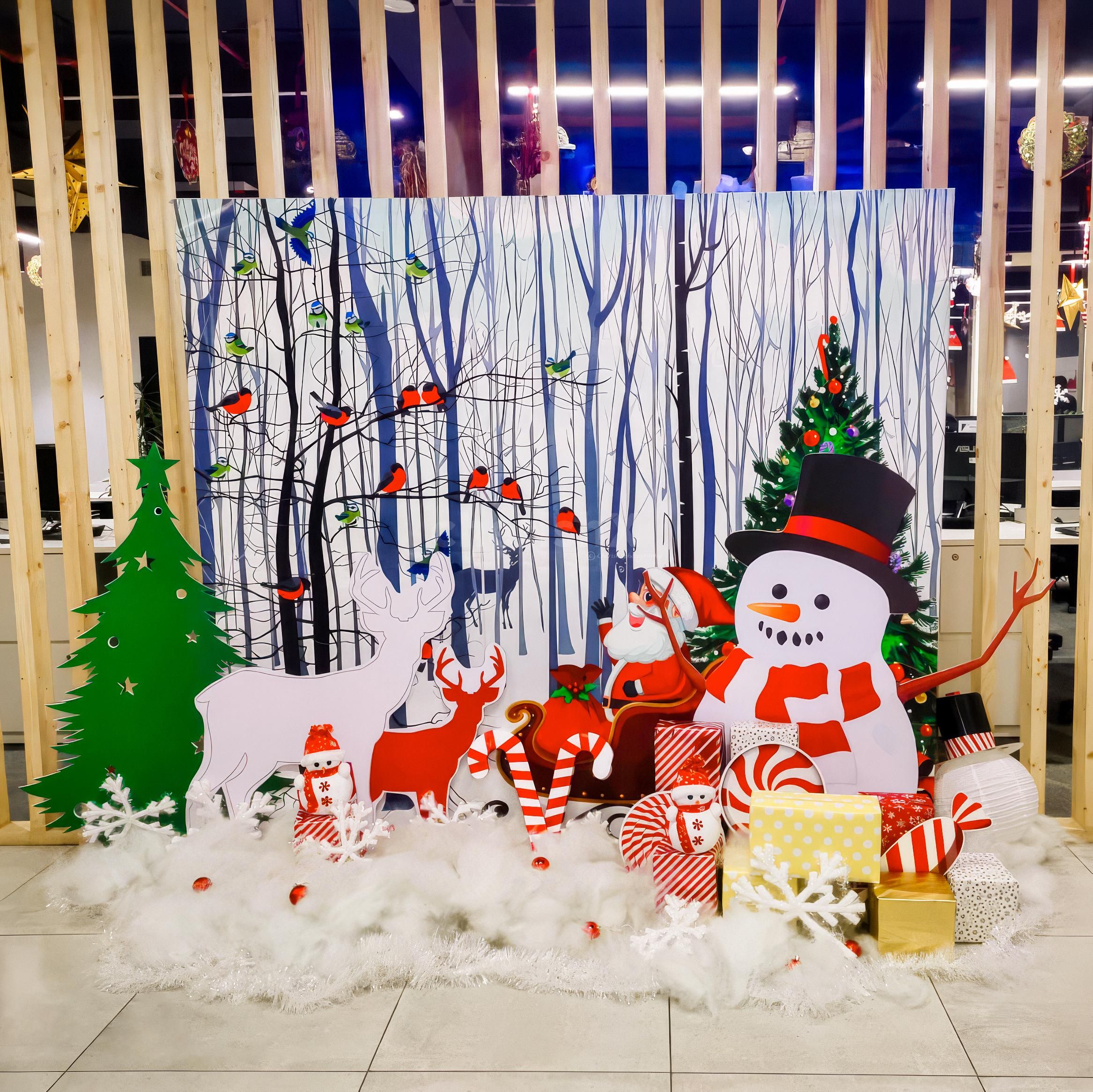 Reindeer, Pine tree, and snowman cutouts capture the Christmas details minutely