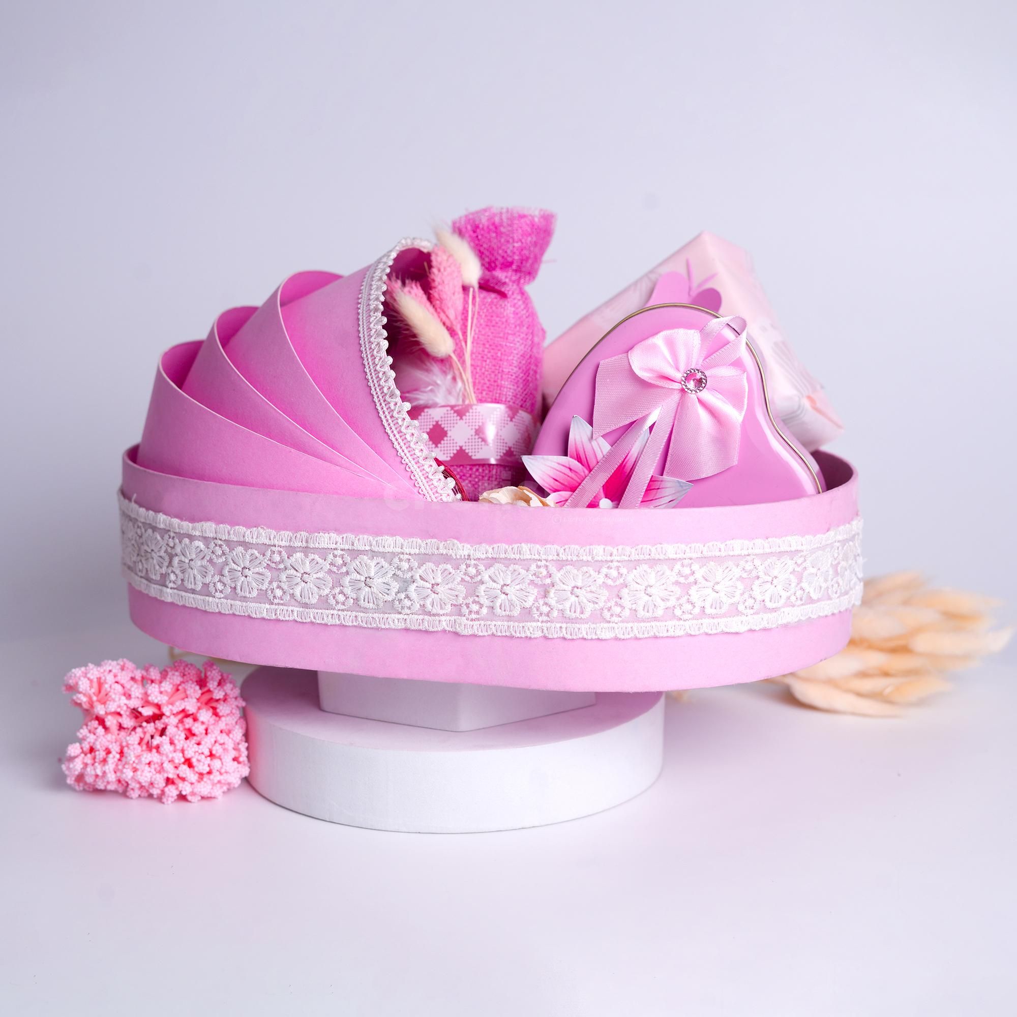 A baby shower hamper made to rejoice and celebrate beginnings and love.