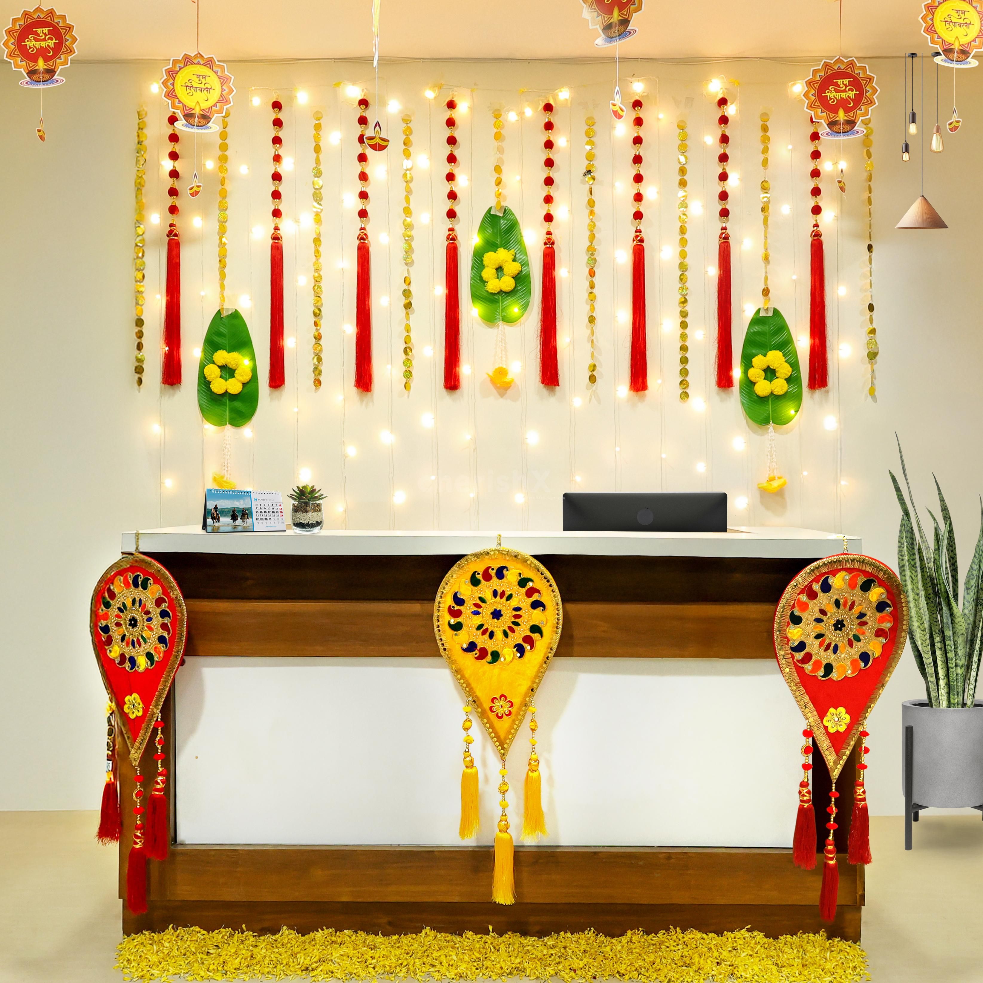 Banana Leaf with Tassels and Red silk tassel strings add fascinating detail.