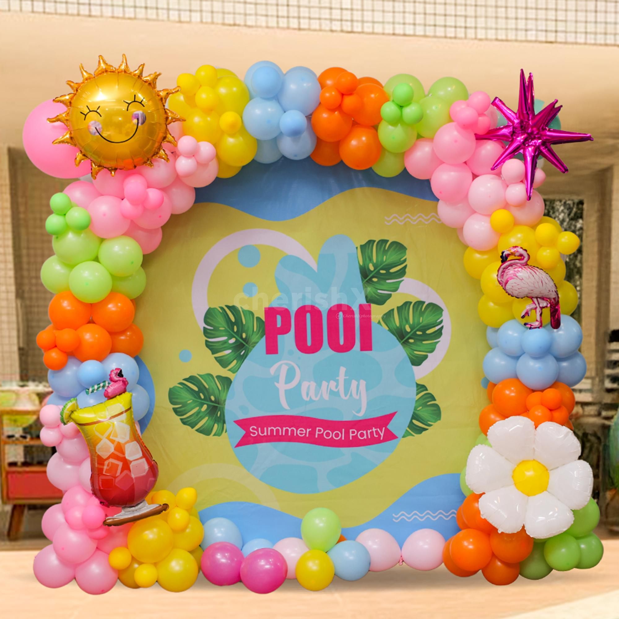 Sun-shaped balloon centerpiece for cheerful birthdays.