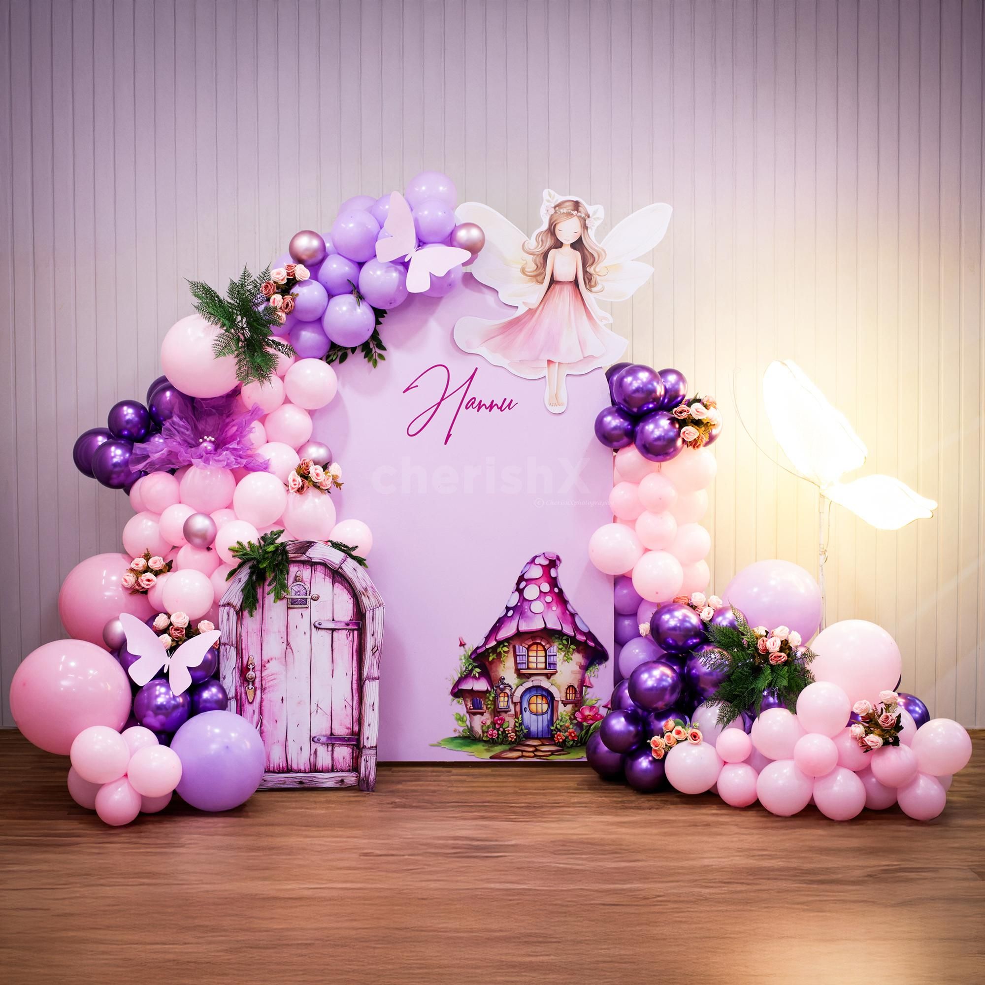 Bunches of light pink roses infuse the natural beauty and a garden like freshness