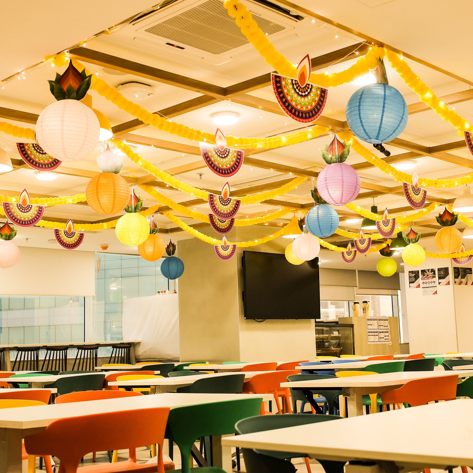 Themed Decorations & Setup